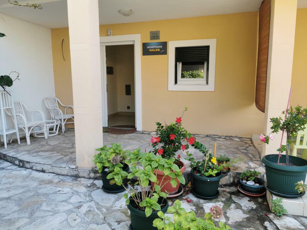 Apartments Rales สเวติ สเตฟาน ภายนอก รูปภาพ